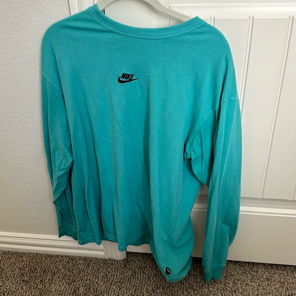 Nike Men's Sportswear Premium Essentials Long-Sleeve T-Shirt, Size M (Loose Fit)